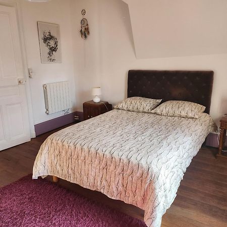 Appartement Atypique - 2 Chambres - Rue Calme Dans Centre Ville 色当 外观 照片
