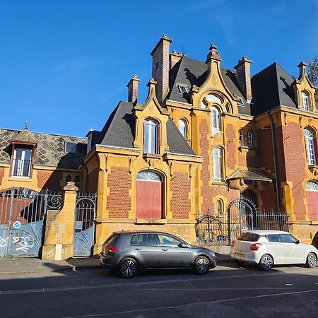 Appartement Atypique - 2 Chambres - Rue Calme Dans Centre Ville 色当 外观 照片