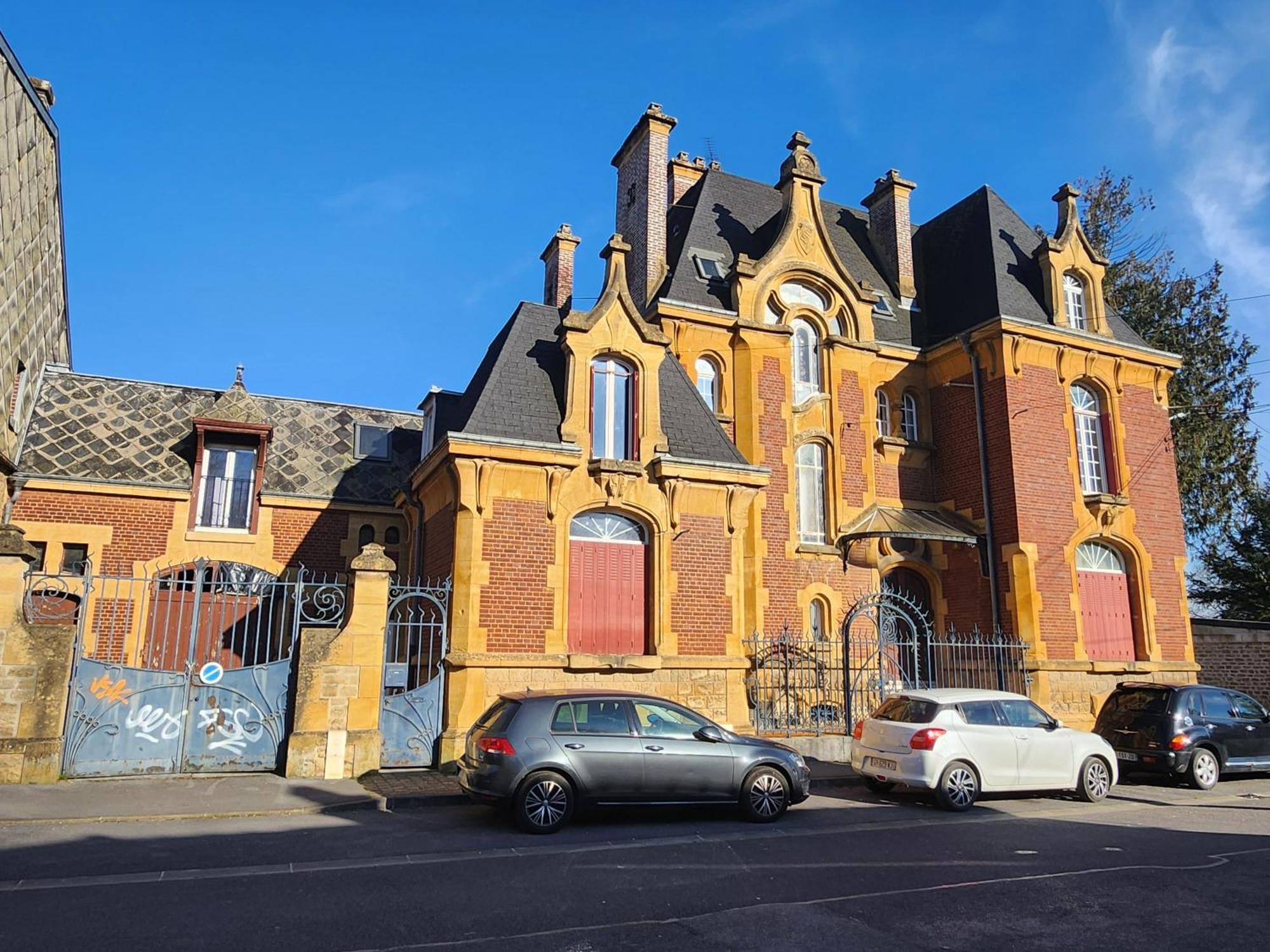 Appartement Atypique - 2 Chambres - Rue Calme Dans Centre Ville 色当 外观 照片