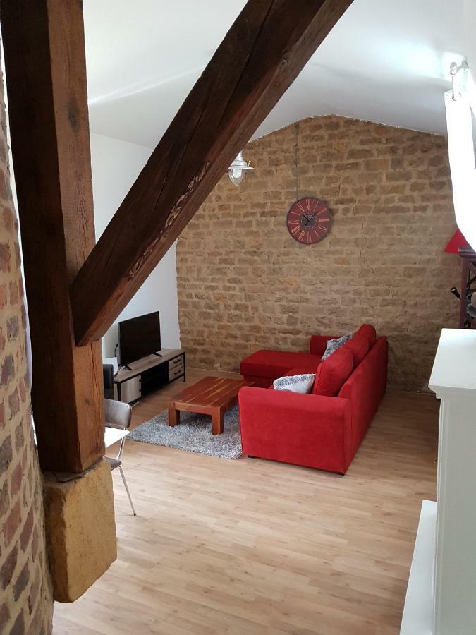 Appartement Atypique - 2 Chambres - Rue Calme Dans Centre Ville 色当 外观 照片